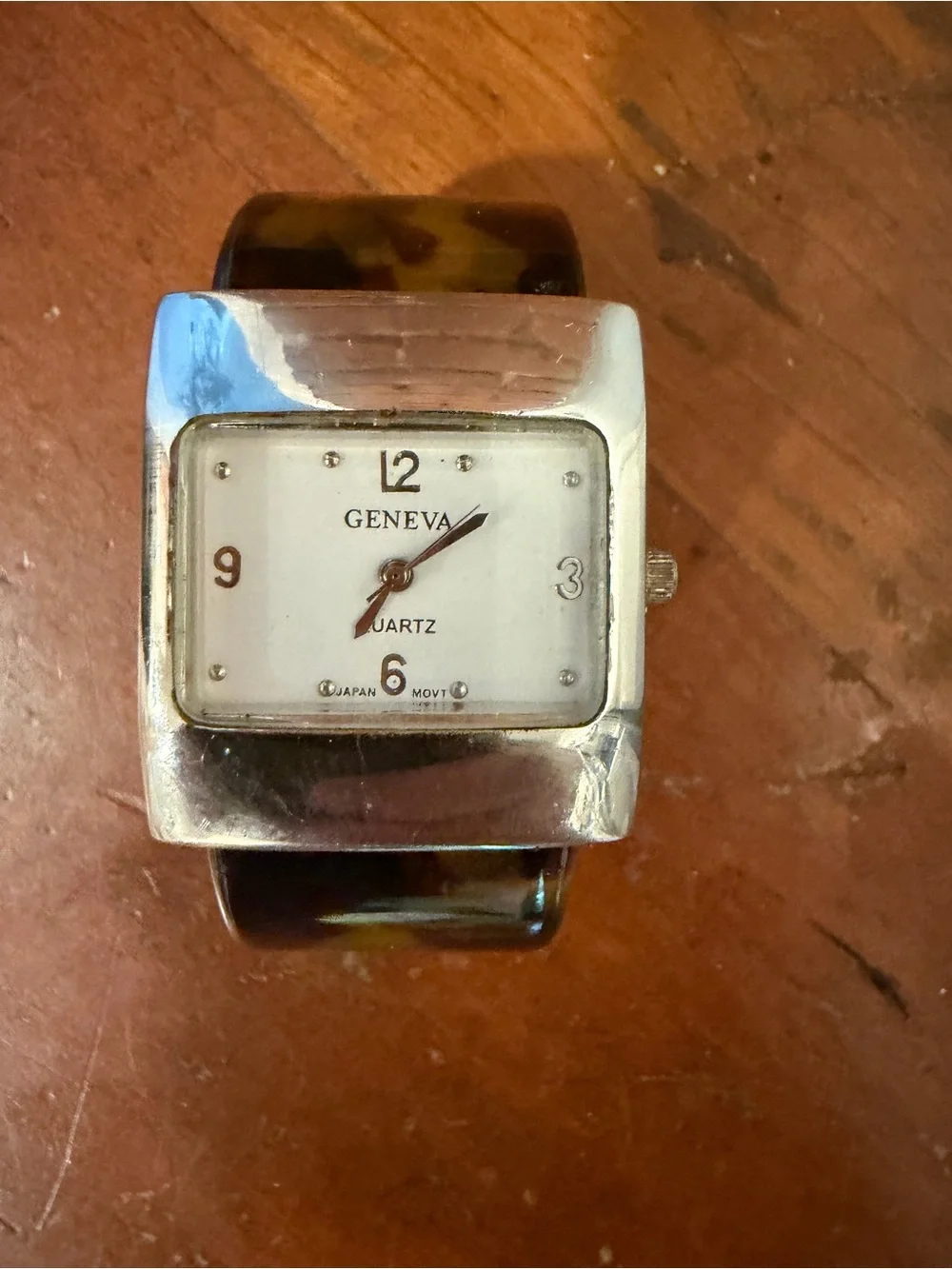 Vintage Geneva Women Quartz Watch Tortoiseshell Acrylic Cuff Bangle Silver Tone